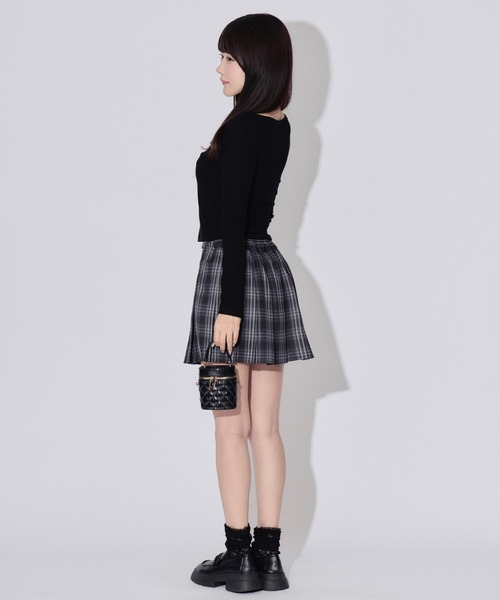 ALLuRing ChaRm(アリュリングチャーム)の「Frill Ribbon Ribbed Top / フリルリボンリブトップス(シャツ/ブラウス・レディース・ブラック/ホワイト・FREE)」の17枚目の写真