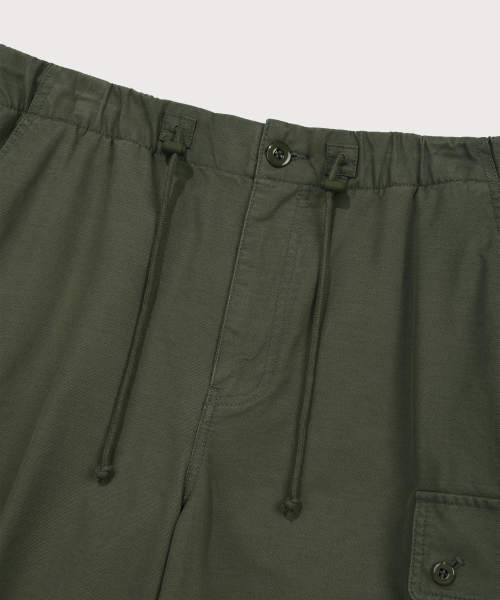 COVERNAT（カバーナット）の「ワイドコットンパラシュートパンツオリーブ（スウェットパンツ・メンズ・その他・SMALL/MEDIUM/LARGE/X-LARGE）」の4枚目の写真