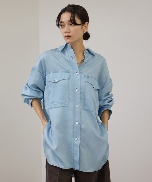 SALON adam et rope'(サロン アダム エ ロペ)の「デニムライクシャツ / セットアップ対応(シャツ/ブラウス・レディース・サックスブルー/ブルー系その他4・FREE)」の1枚目の写真