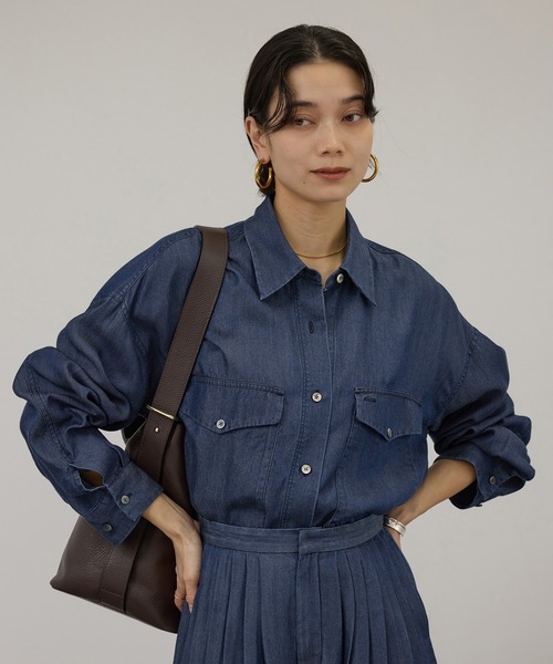 SALON adam et rope'(サロン アダム エ ロペ)の「デニムライクシャツ / セットアップ対応(シャツ/ブラウス・レディース・サックスブルー/ブルー系その他4・FREE)」の8枚目の写真