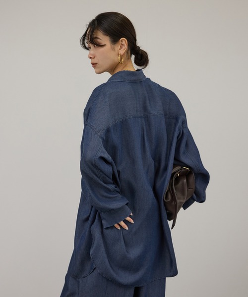 SALON adam et rope'(サロン アダム エ ロペ)の「デニムライクシャツ / セットアップ対応(シャツ/ブラウス・レディース・サックスブルー/ブルー系その他4・FREE)」の9枚目の写真