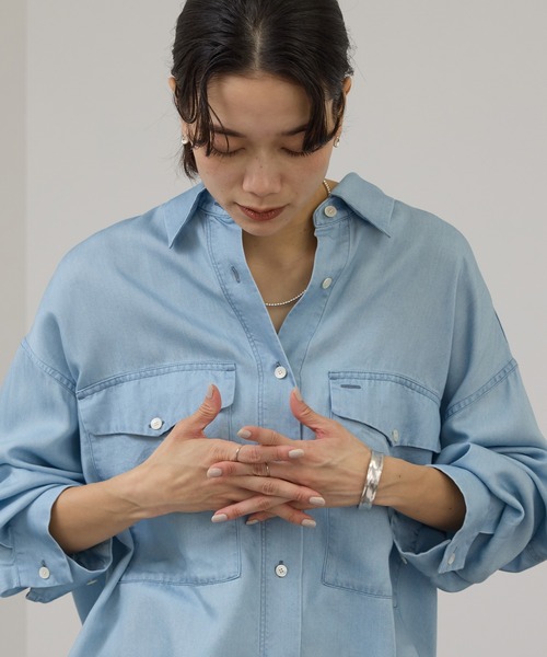 SALON adam et rope'(サロン アダム エ ロペ)の「デニムライクシャツ / セットアップ対応(シャツ/ブラウス・レディース・サックスブルー/ブルー系その他4・FREE)」の12枚目の写真
