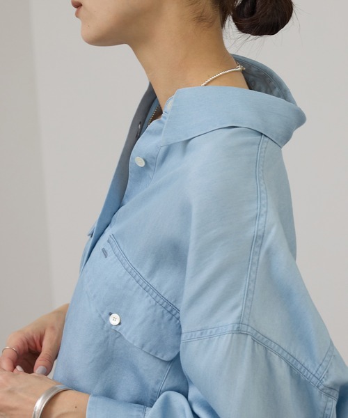 SALON adam et rope'(サロン アダム エ ロペ)の「デニムライクシャツ / セットアップ対応(シャツ/ブラウス・レディース・サックスブルー/ブルー系その他4・FREE)」の13枚目の写真