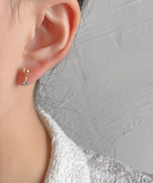 yu-ka(ユーカ)の「YU-KA:ワンストーン ドロップミニピアス one stone drop mini pierce(ピアス(両耳用)・レディース・ゴールド・FREE)」の2枚目の写真