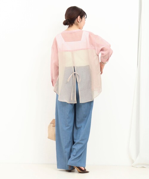 MICO COULIER（ミコクリエ）の「シアーリネンライク配色後ろリボンシャツ（シャツ/ブラウス・レディース・マスタード/ブルー/ベビーピンク・38）」の9枚目の写真