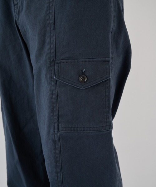 PUBLIC TOKYO(パブリックトウキョウ)の「コットンサージベイカーパンツ /春服/ワイド(カーゴパンツ・メンズ・カーキ/ネイビー・2/1)」の14枚目の写真