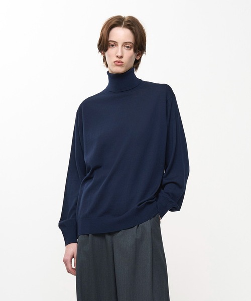 Juha（ユハ）の「STRUCTURED TURTLENECK KNIT（ニット/セーター・メンズ・ネイビー/レッド/ブラウン/ブラック・4/3）」の3枚目の写真