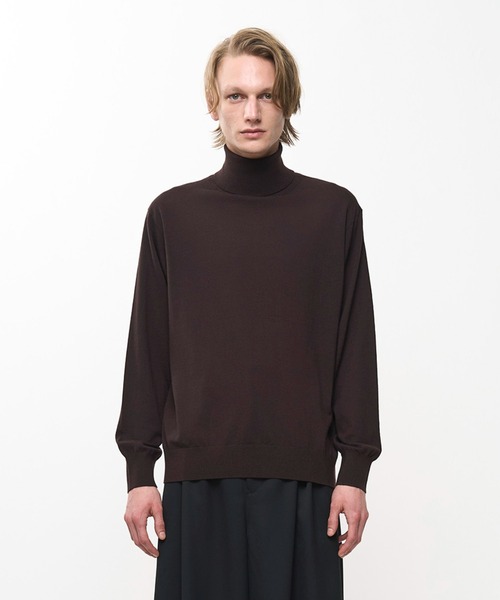 Juha（ユハ）の「STRUCTURED TURTLENECK KNIT（ニット/セーター・メンズ・ネイビー/レッド/ブラウン/ブラック・4/3）」の2枚目の写真
