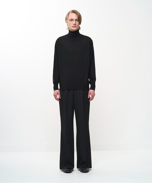 Juha（ユハ）の「STRUCTURED TURTLENECK KNIT（ニット/セーター・メンズ・ネイビー/レッド/ブラウン/ブラック・4/3）」の5枚目の写真