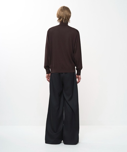 Juha（ユハ）の「STRUCTURED TURTLENECK KNIT（ニット/セーター・メンズ・ネイビー/レッド/ブラウン/ブラック・4/3）」の10枚目の写真