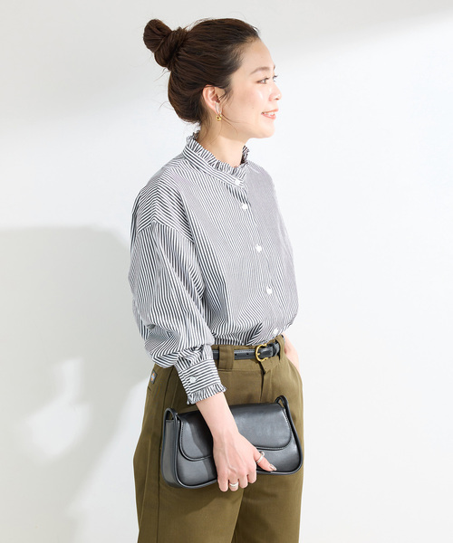 B.C STOCK(ベーセーストック)の「《追加7》【WEB限定】手洗い可 / スタンドフリルブラウス(シャツ/ブラウス・レディース・ブラック系その他/ネイビー・FREE)」の6枚目の写真