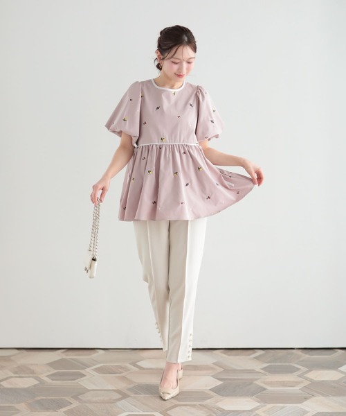 Fit more(フィットモア)の「バルーン袖フルーツ刺繍ペプラムトップス(その他トップス・レディース・ブルー/ピンク/ホワイト・FREE)」の6枚目の写真