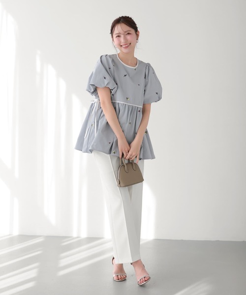 Fit more(フィットモア)の「バルーン袖フルーツ刺繍ペプラムトップス(その他トップス・レディース・ブルー/ピンク/ホワイト・FREE)」の9枚目の写真