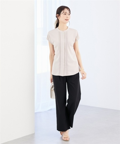 7days Life Styling(セブンデイズライフスタイリング)の「【UVカット/速乾】ストレッチパウダーサテンピンタックフレンチスリーブブラウス(シャツ/ブラウス・レディース・オフホワイト/グレイッシュベージュ/ネイビー・S/M/L/LL/3L)」の12枚目の写真
