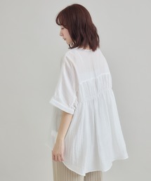 【RU.TI.LE】バックギャザーノーカラーブラウス