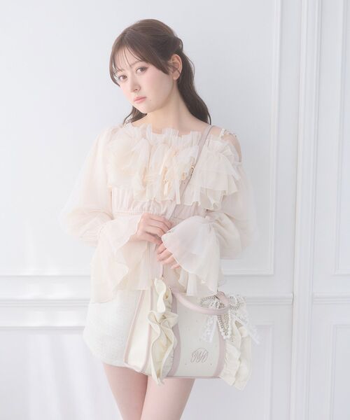 MAJESTIC LEGON（マジェスティックレゴン）の「フリルキャンバスキラキラバッグ（ハンドバッグ・レディース・ブラック/ピンクベージュ/アイボリー・FREE）」の10枚目の写真
