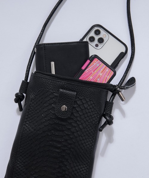 Ellno Loset（エルノロゼット）の「python mini shoulder bag/パイソンミニショルダーバッグ（ショルダーバッグ・メンズ・ブラック/ブルー系その他・FREE）」の3枚目の写真