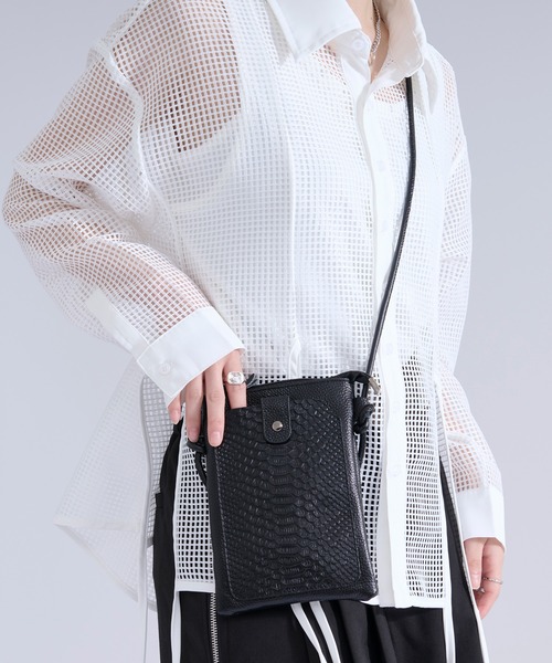 Ellno Loset（エルノロゼット）の「python mini shoulder bag/パイソンミニショルダーバッグ（ショルダーバッグ・メンズ・ブラック/ブルー系その他・FREE）」の6枚目の写真