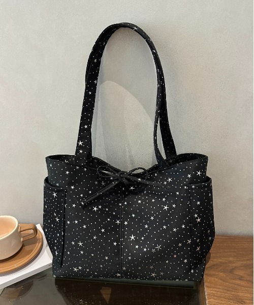 FREE STYLISTS（フリー スタイリスト）の「Y2K キラキラ 星柄 リボン付き トートバッグ キャンバス A4サイズ 通学 通勤（ショルダーバッグ・レディース・ブラック・FREE）」の17枚目の写真