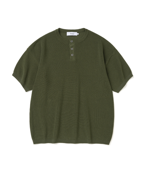 KNITTED(ニッティド)の「クールエバー ヘンリーネック 半袖ニット オリーブ(ニット/セーター・メンズ・その他・MEDIUM/LARGE/X-LARGE)」の1枚目の写真