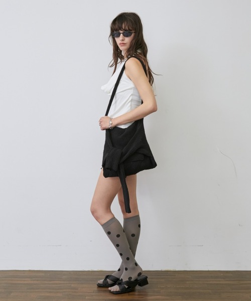 Rohwel(ローウェル)の「Lace Trim 2way Drape Halter Top / レーストリム2wayドレープホルタートップス(タンクトップ・レディース・ライトブルー/ブラック/ホワイト・FREE)」の4枚目の写真