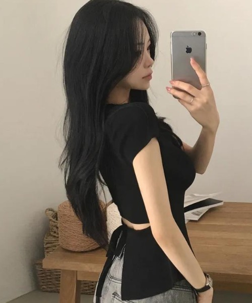 semplice(センプリチェ)の「Tシャツ【韓国ファッション】(Tシャツ/カットソー・レディース・アイボリー/ブラック・F)」の3枚目の写真