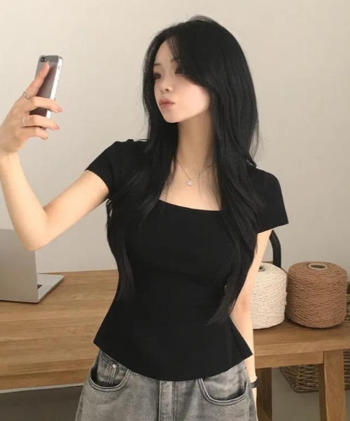 semplice(センプリチェ)の「Tシャツ【韓国ファッション】(Tシャツ/カットソー・レディース・アイボリー/ブラック・F)」の6枚目の写真