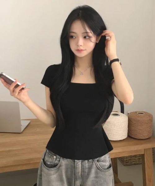 semplice(センプリチェ)の「Tシャツ【韓国ファッション】(Tシャツ/カットソー・レディース・アイボリー/ブラック・F)」の7枚目の写真