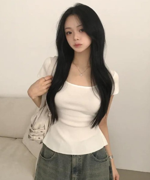 semplice(センプリチェ)の「Tシャツ【韓国ファッション】(Tシャツ/カットソー・レディース・アイボリー/ブラック・F)」の8枚目の写真