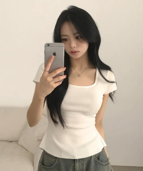 semplice(センプリチェ)の「Tシャツ【韓国ファッション】(Tシャツ/カットソー・レディース・アイボリー/ブラック・F)」の11枚目の写真