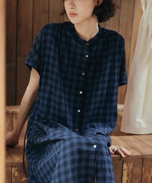 LUCPY（ラクピー）の「ギンガムチェック切替ロングシャツワンピース（ワンピース・レディース・ネイビー/グレー・MEDIUM/LARGE/X-LARGE/XX-LARGE）」の5枚目の写真