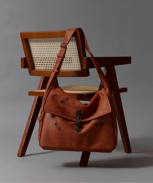 CIVVY.(シヴィ―)の「Vintage Satchel Shoulder Bag - ヴィンテージサッチェルショルダーバッグ -(ショルダーバッグ・メンズ・ブラック/ベージュ・FREE)」の18枚目の写真