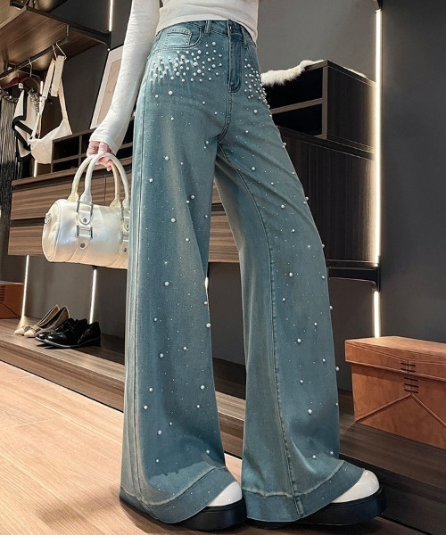 &soiree(アンドソワレ)の「ランダムパール付ワイドデニムパンツ(デニムパンツ・レディース・ブルー・X-LARGE/LARGE/MEDIUM/SMALL/X-SMALL)」の7枚目の写真