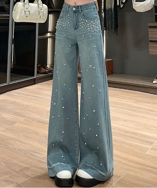 &soiree(アンドソワレ)の「ランダムパール付ワイドデニムパンツ(デニムパンツ・レディース・ブルー・X-LARGE/LARGE/MEDIUM/SMALL/X-SMALL)」の2枚目の写真