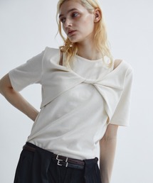 カットアウトフロントツイストTシャツ