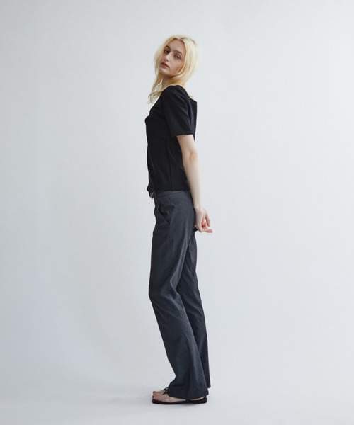 ANF.MUU（アンフムー）の「カットアウトフロントツイストTシャツ（Tシャツ/カットソー・レディース・アイボリー/ブラック・FREE）」の12枚目の写真