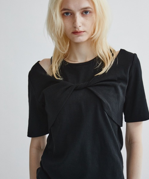 ANF.MUU（アンフムー）の「カットアウトフロントツイストTシャツ（Tシャツ/カットソー・レディース・アイボリー/ブラック・FREE）」の18枚目の写真