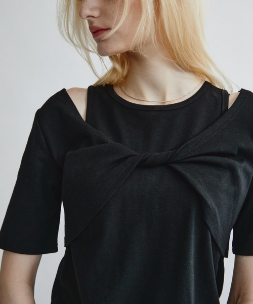 ANF.MUU（アンフムー）の「カットアウトフロントツイストTシャツ（Tシャツ/カットソー・レディース・アイボリー/ブラック・FREE）」の17枚目の写真