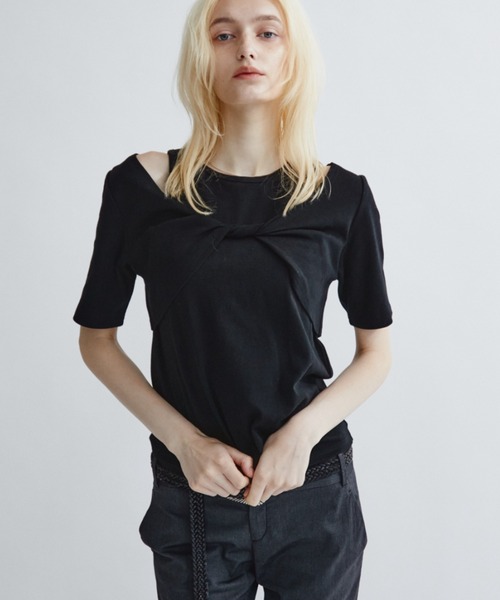 ANF.MUU（アンフムー）の「カットアウトフロントツイストTシャツ（Tシャツ/カットソー・レディース・アイボリー/ブラック・FREE）」の19枚目の写真