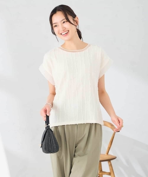 a.v.v(アーヴェヴェ)の「縦柄ジャガードトップス(Tシャツ/カットソー・レディース・アイボリー/ブラック・38/40)」の3枚目の写真