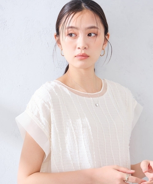 a.v.v(アーヴェヴェ)の「縦柄ジャガードトップス(Tシャツ/カットソー・レディース・アイボリー/ブラック・38/40)」の9枚目の写真
