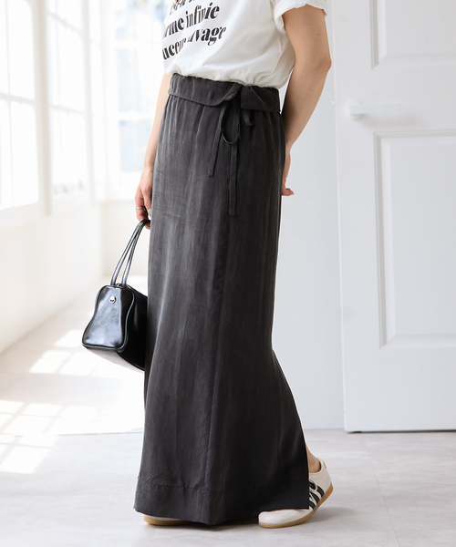 U by SPICK&SPAN(ユーバイスピックアンドスパン)の「キュプラフィブリルロングスカート(スカート・レディース・ベージュ/ブラック系その他・FREE)」の2枚目の写真