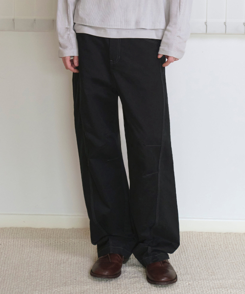 WOOALONG(ウアロン)の「Stitch curved pants -BLACK(その他パンツ・メンズ・ブラック・MEDIUM/LARGE)」の1枚目の写真