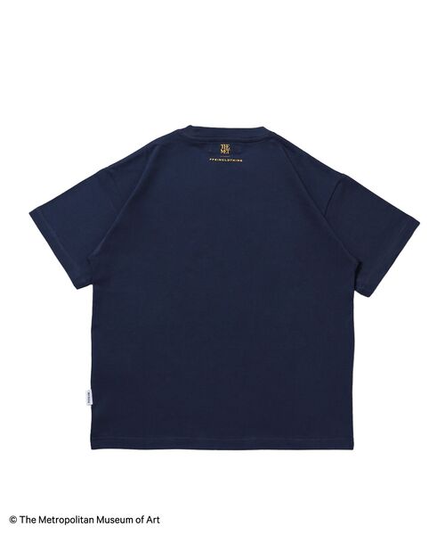 FFEIN(フェイン)の「【FFEIN(フェイン)】The MetデカロゴTシャツ / メトロポリタン美術館 半袖 クルーネック プリント ワンポイント(Tシャツ/カットソー・メンズ・ブラック/その他1/ネイビー/ホワイト・MEDIUM/SMALL/LARGE)」の12枚目の写真