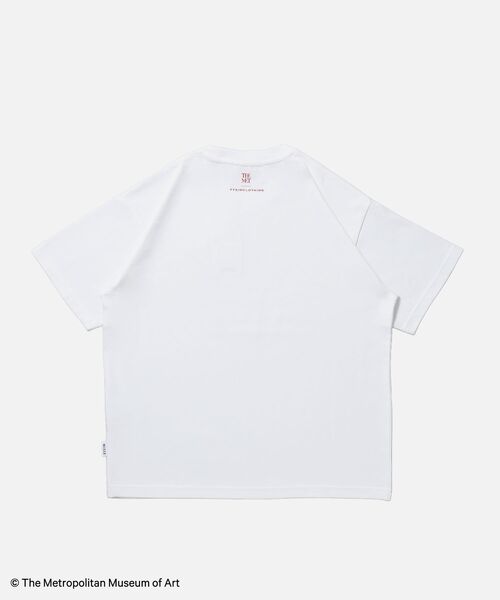 FFEIN(フェイン)の「【FFEIN(フェイン)】The MetデカロゴTシャツ / メトロポリタン美術館 半袖 クルーネック プリント ワンポイント(Tシャツ/カットソー・メンズ・ブラック/その他1/ネイビー/ホワイト・MEDIUM/SMALL/LARGE)」の6枚目の写真