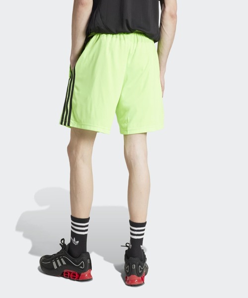 adidas(アディダス)の「チームガイスト アディカラー ショーツ / ハーフパンツ / アディダスオリジナルス adidas Originals(その他パンツ・メンズ・グリーン・SMALL/MEDIUM/LARGE/X-LARGE/XX-LARGE/X-SMALL/3XL)」の2枚目の写真