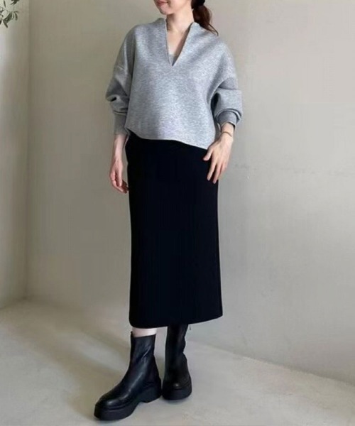 Flugge(フラッジー)の「Vネックプルオーバー(その他トップス・レディース・グレー/ブラック・MEDIUM/LARGE)」の6枚目の写真