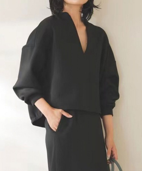 Flugge(フラッジー)の「Vネックプルオーバー(その他トップス・レディース・グレー/ブラック・MEDIUM/LARGE)」の8枚目の写真