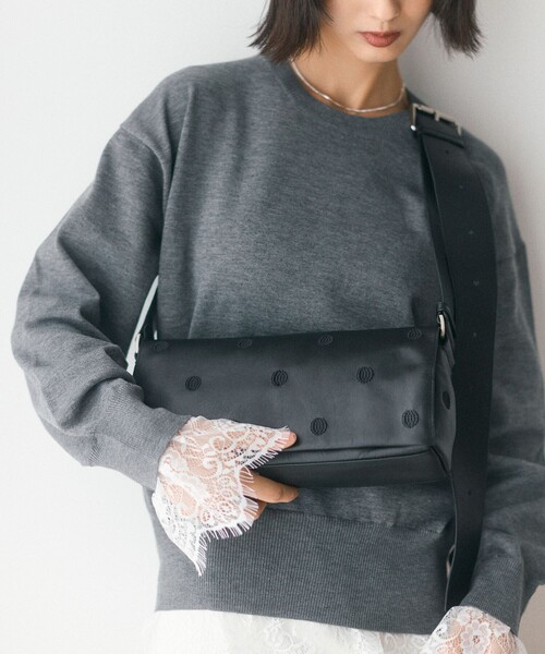Firsthand(ファーストハンド)の「Firsthand/ファーストハンド COW LEATHER FLAP SOULDER BAG【限定展開】/レザーフラップショルダーバッグ ドット柄(ショルダーバッグ・レディース・ブラック/ブラック系その他・ONE SIZE)」の1枚目の写真