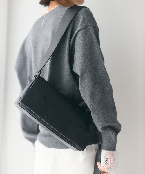 Firsthand(ファーストハンド)の「Firsthand/ファーストハンド COW LEATHER FLAP SOULDER BAG【限定展開】/レザーフラップショルダーバッグ ドット柄(ショルダーバッグ・レディース・ブラック/ブラック系その他・ONE SIZE)」の8枚目の写真